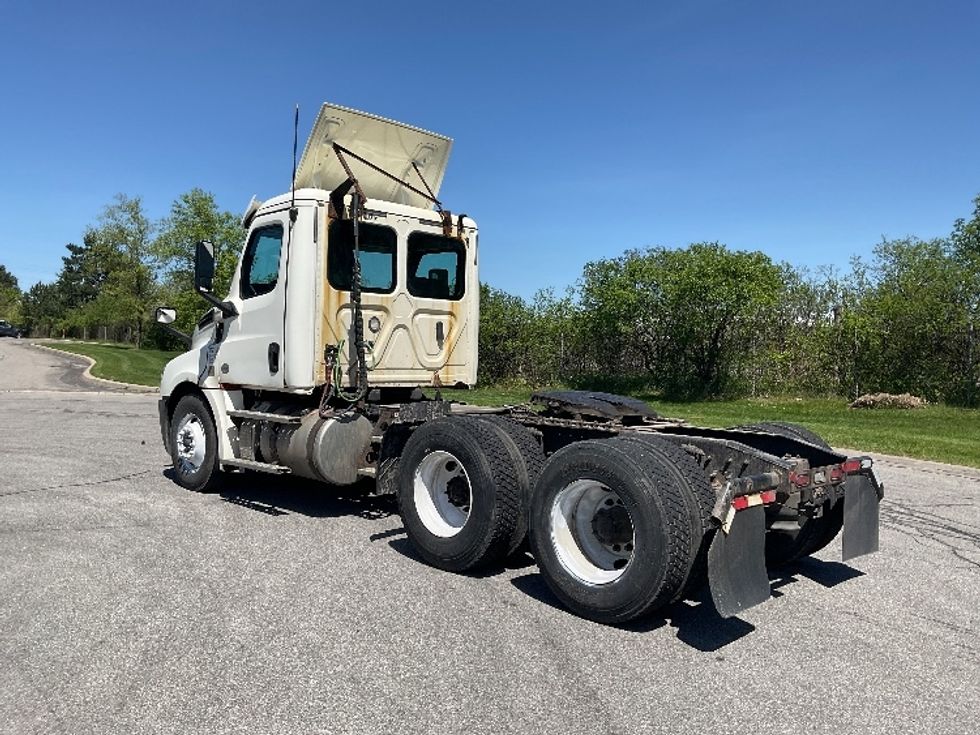 Day Cab Tractor-Heavy Duty Tractors-Freightliner-2019-T12664ST-Rochester-NY-191,795\n\t\tmiles-$ 73,000 - Image 5