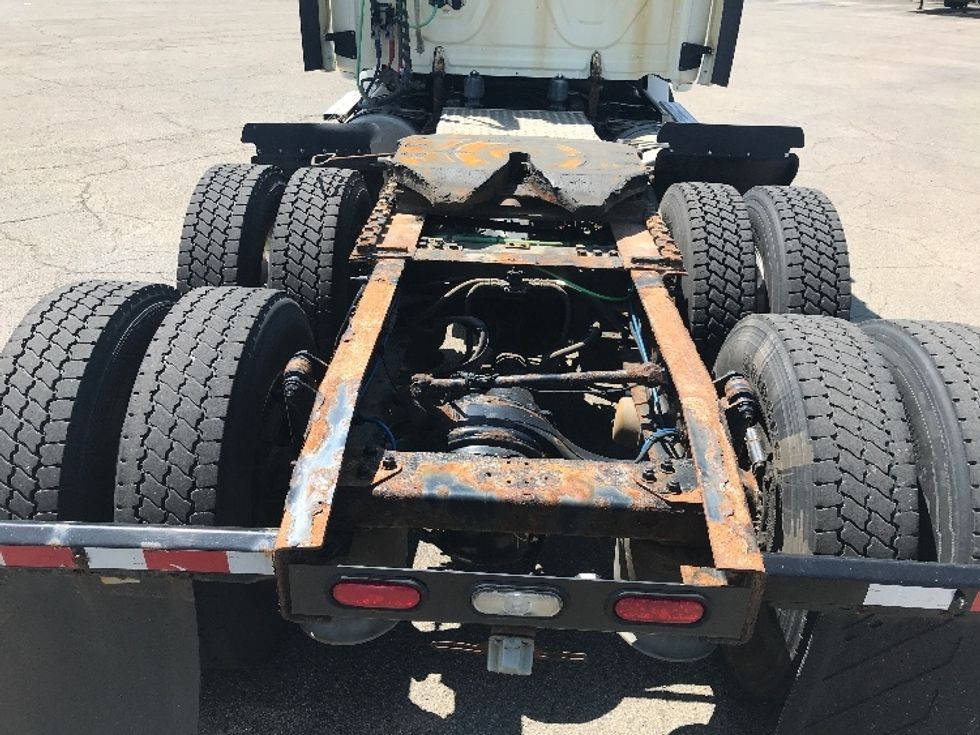 Day Cab Tractor-Heavy Duty Tractors-Freightliner-2019-T12664ST-Rochester-NY-298,961\n\t\tmiles-$ 47,750 - Image 6