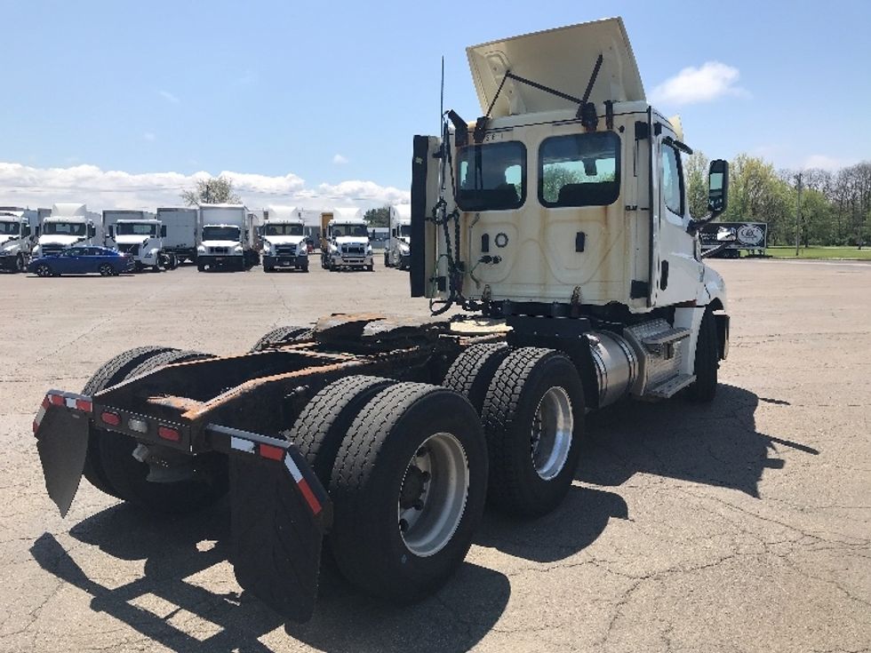 Day Cab Tractor-Heavy Duty Tractors-Freightliner-2019-T12664ST-Rochester-NY-298,961\n\t\tmiles-$ 47,750 - Image 7