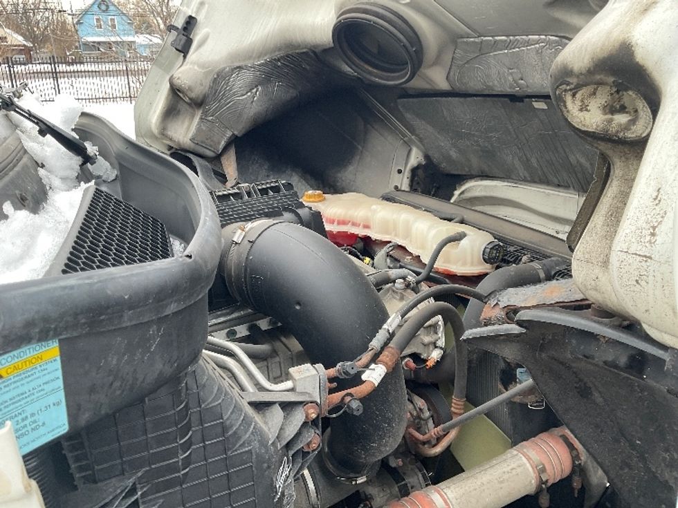 Day Cab Tractor-Heavy Duty Tractors-Freightliner-2019-T12664ST-Rochester-NY-302,059\n\t\tmiles-$ 43,500 - Image 15