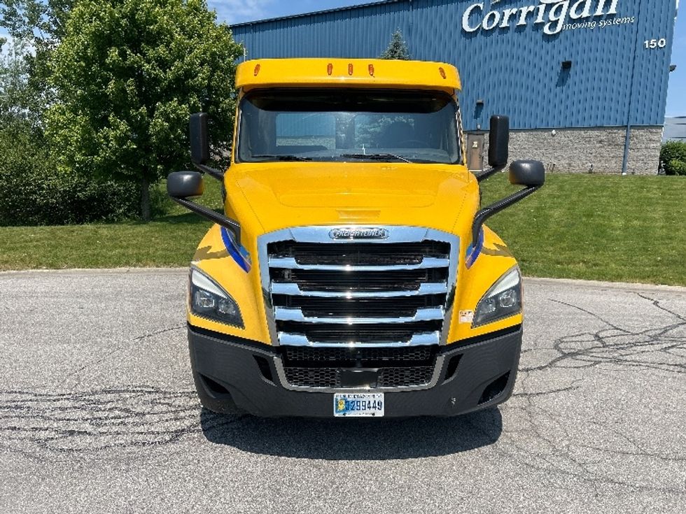 Day Cab Tractor-Heavy Duty Tractors-Freightliner-2019-T12664ST-Rochester-NY-433,045\n\t\tmiles-$ 35,750 - Image 2
