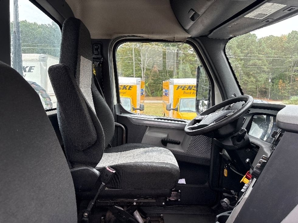 Day Cab Tractor-Heavy Duty Tractors-Freightliner-2019-T12664ST-Rocky Mount-NC-555,405\n\t\tmiles-$ 34,250 - Image 14