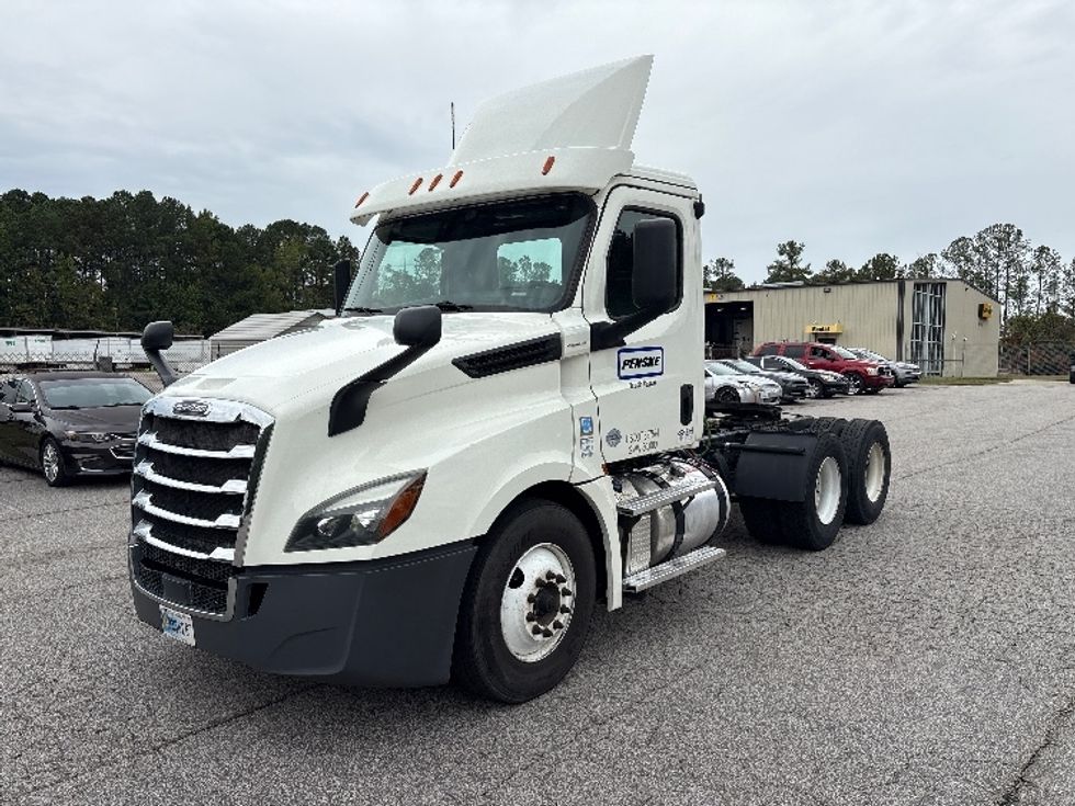 Day Cab Tractor-Heavy Duty Tractors-Freightliner-2019-T12664ST-Rocky Mount-NC-555,405\n\t\tmiles-$ 34,250 - Image 3