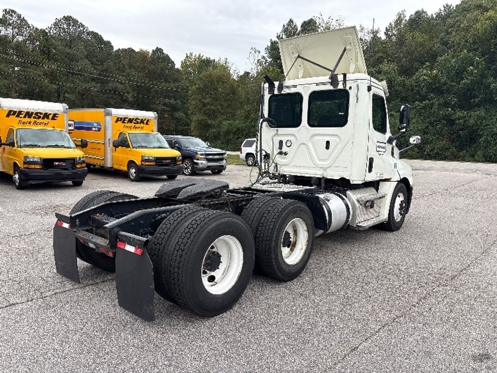Day Cab Tractor-Heavy Duty Tractors-Freightliner-2019-T12664ST-Rocky Mount-NC-555,405\n\t\tmiles-$ 34,250 - Image 7