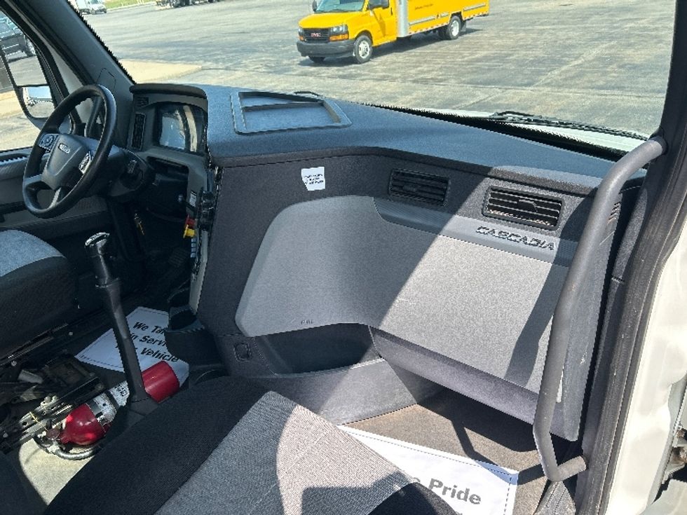 Day Cab Tractor-Heavy Duty Tractors-Freightliner-2019-T12664ST-Rothschild-WI-311,566\n\t\tmiles-$ 40,500 - Image 13