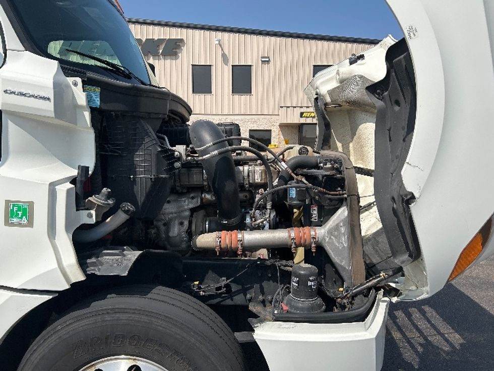 Day Cab Tractor-Heavy Duty Tractors-Freightliner-2019-T12664ST-Rothschild-WI-311,566\n\t\tmiles-$ 40,500 - Image 15