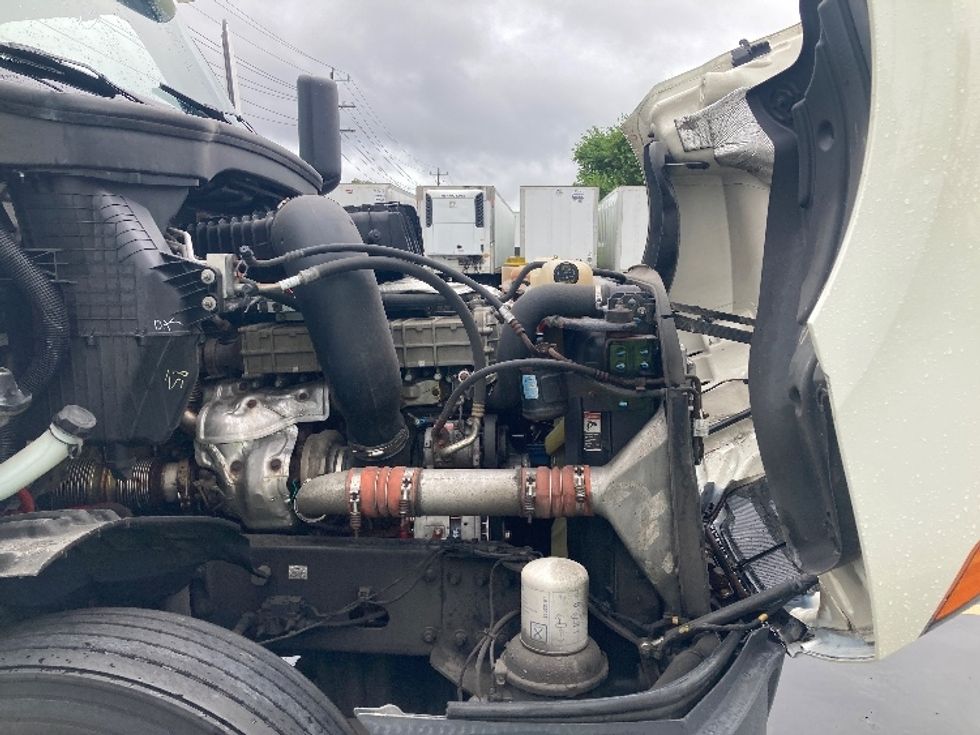 Day Cab Tractor-Heavy Duty Tractors-Freightliner-2019-T12664ST-Saginaw-MI-455,363\n\t\tmiles-$ 54,250 - Image 15