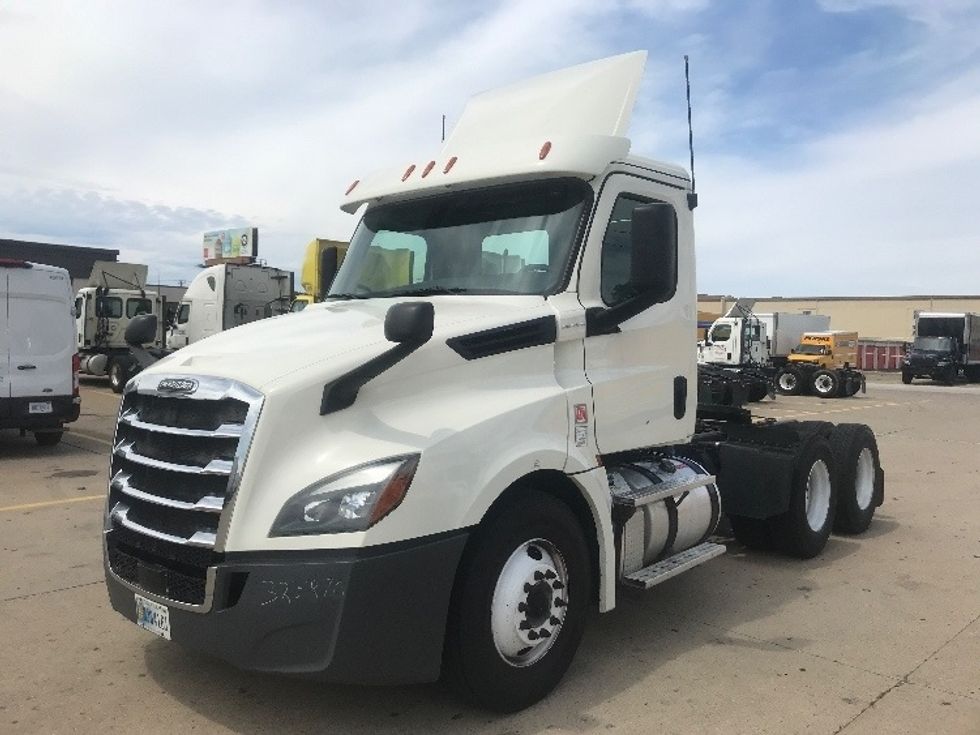 Day Cab Tractor-Heavy Duty Tractors-Freightliner-2019-T12664ST-Saginaw-MI-455,363\n\t\tmiles-$ 54,250 - Image 3