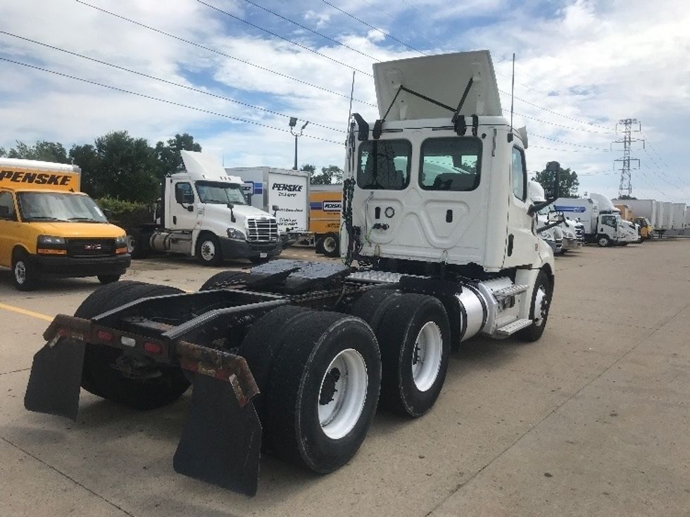 Day Cab Tractor-Heavy Duty Tractors-Freightliner-2019-T12664ST-Saginaw-MI-455,363\n\t\tmiles-$ 54,250 - Image 7