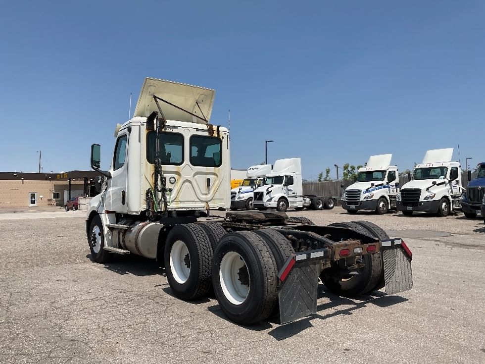 Day Cab Tractor-Heavy Duty Tractors-Freightliner-2019-T12664ST-Saginaw-MI-786,023\n\t\tmiles-$ 26,750 - Image 5