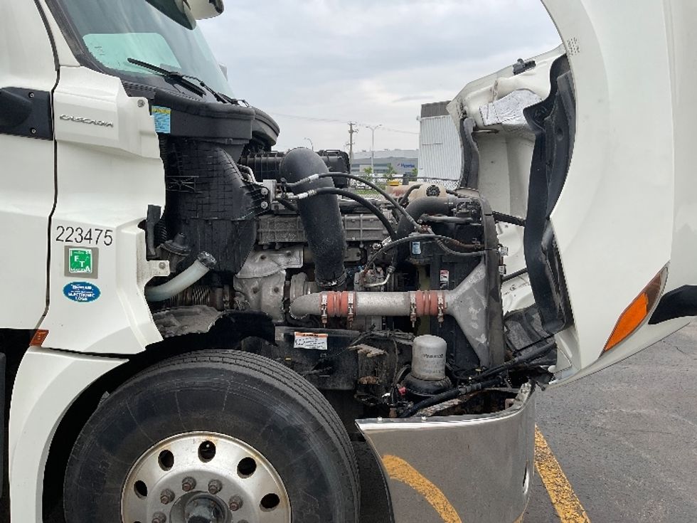 Day Cab Tractor-Heavy Duty Tractors-Freightliner-2019-T12664ST-Saint Laurent-PQ-205,322\n\t\tkm-$ 71,250 - Image 15