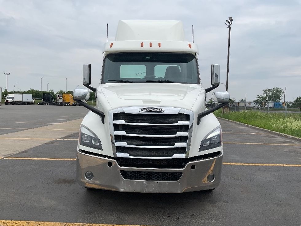 Day Cab Tractor-Heavy Duty Tractors-Freightliner-2019-T12664ST-Saint Laurent-PQ-205,322\n\t\tkm-$ 71,250 - Image 2