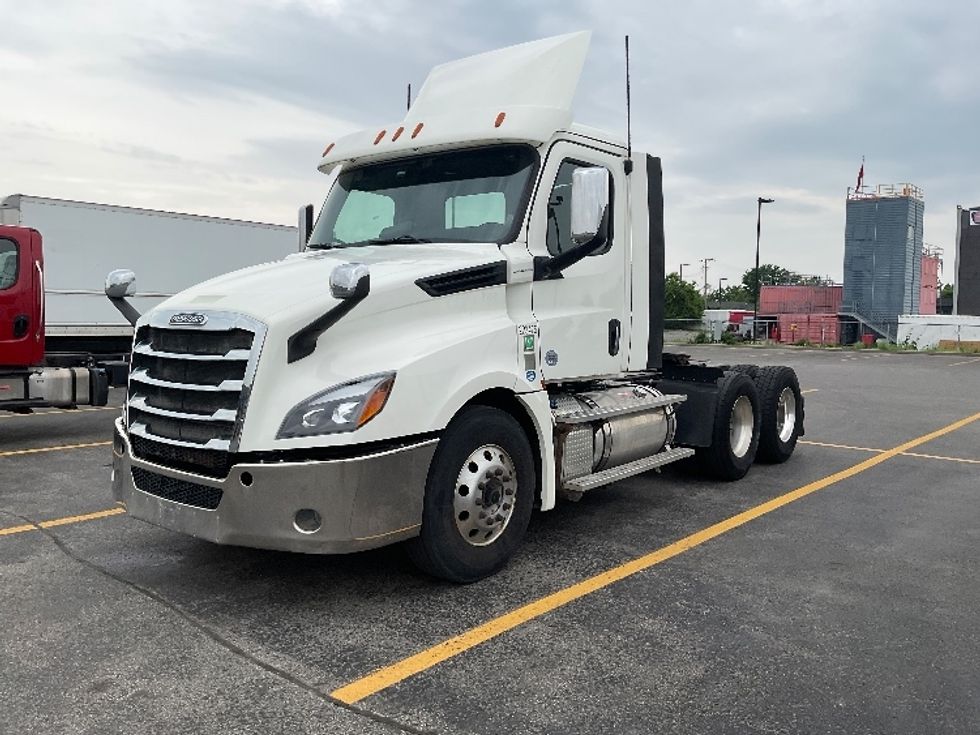 Day Cab Tractor-Heavy Duty Tractors-Freightliner-2019-T12664ST-Saint Laurent-PQ-205,322\n\t\tkm-$ 71,250 - Image 3