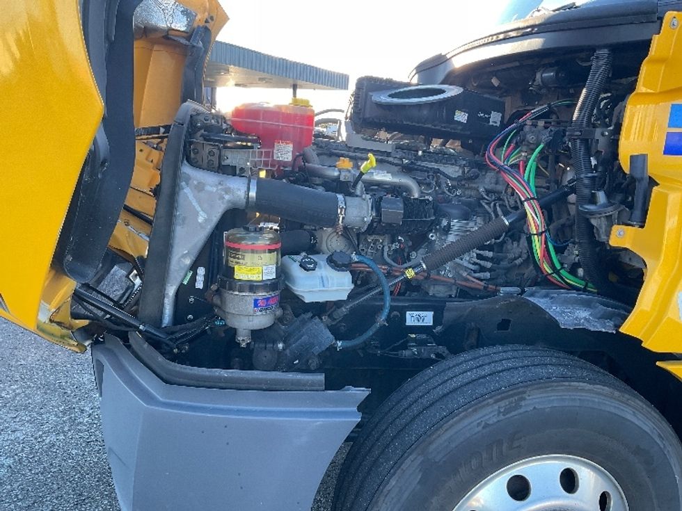 Day Cab Tractor-Heavy Duty Tractors-Freightliner-2019-T12664ST-Saint Laurent-PQ-389,209\n\t\tkm-$ 63,250 - Image 15