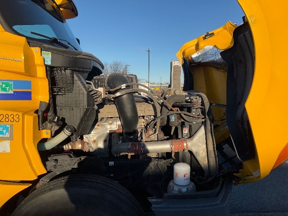 Day Cab Tractor-Heavy Duty Tractors-Freightliner-2019-T12664ST-Saint Laurent-PQ-389,209\n\t\tkm-$ 63,250 - Image 16