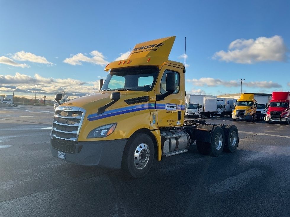 Day Cab Tractor-Heavy Duty Tractors-Freightliner-2019-T12664ST-Saint Laurent-PQ-389,209\n\t\tkm-$ 63,250 - Image 3