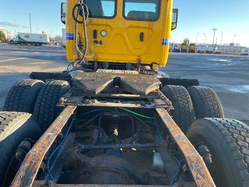 Day Cab Tractor-Heavy Duty Tractors-Freightliner-2019-T12664ST-Saint Laurent-PQ-389,209\n\t\tkm-$ 63,250 - Image 6