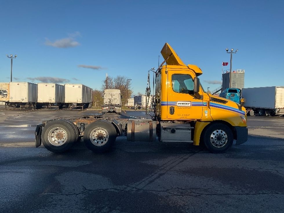 Day Cab Tractor-Heavy Duty Tractors-Freightliner-2019-T12664ST-Saint Laurent-PQ-389,209\n\t\tkm-$ 63,250 - Image 8