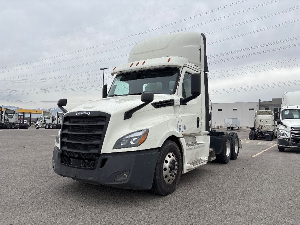 Day Cab Tractor-Heavy Duty Tractors-Freightliner-2019-T12664ST-Salt Lake City-UT-338,387\n\t\tmiles-$ 48,000 - Image 2