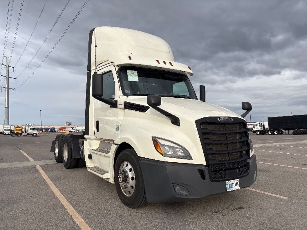 Day Cab Tractor-Heavy Duty Tractors-Freightliner-2019-T12664ST-Salt Lake City-UT-364,582\n\t\tmiles-$ 46,500 - Image 1