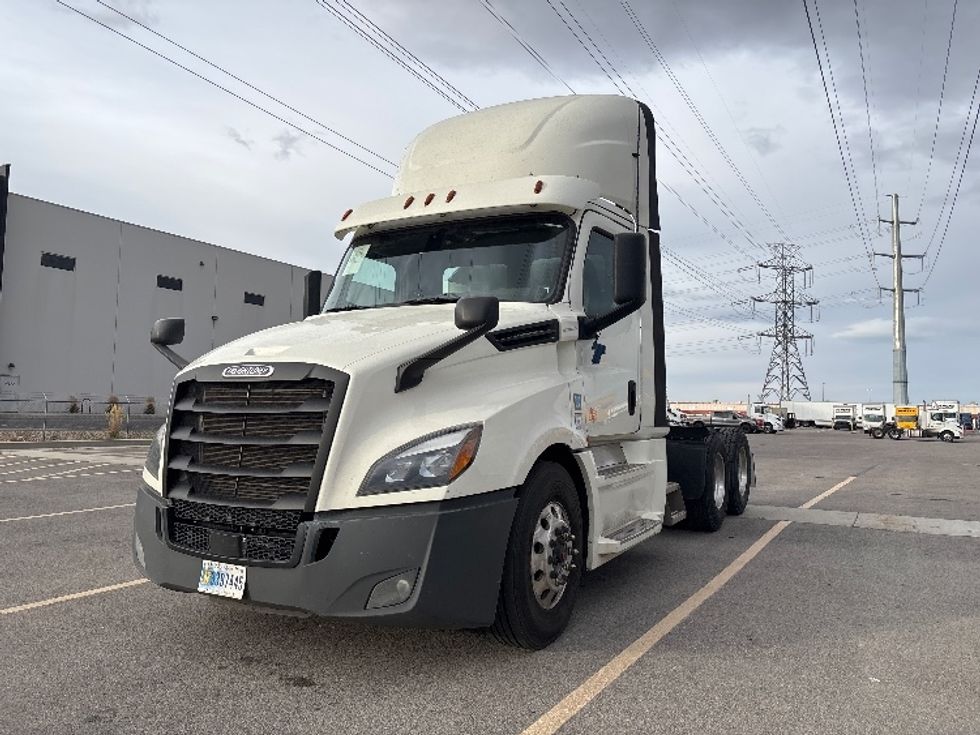 Day Cab Tractor-Heavy Duty Tractors-Freightliner-2019-T12664ST-Salt Lake City-UT-364,582\n\t\tmiles-$ 46,500 - Image 3