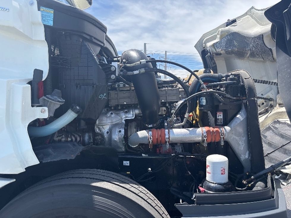Day Cab Tractor-Heavy Duty Tractors-Freightliner-2019-T12664ST-Salt Lake City-UT-379,937\n\t\tmiles-$ 45,500 - Image 15