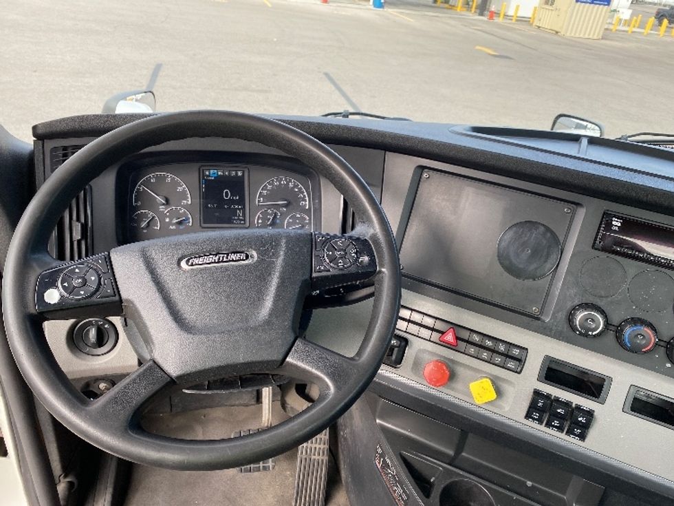Day Cab Tractor-Heavy Duty Tractors-Freightliner-2019-T12664ST-Salt Lake City-UT-469,979\n\t\tmiles-$ 50,000 - Image 11