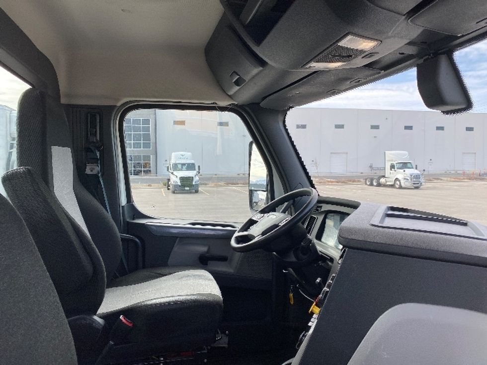 Day Cab Tractor-Heavy Duty Tractors-Freightliner-2019-T12664ST-Salt Lake City-UT-469,979\n\t\tmiles-$ 50,000 - Image 14