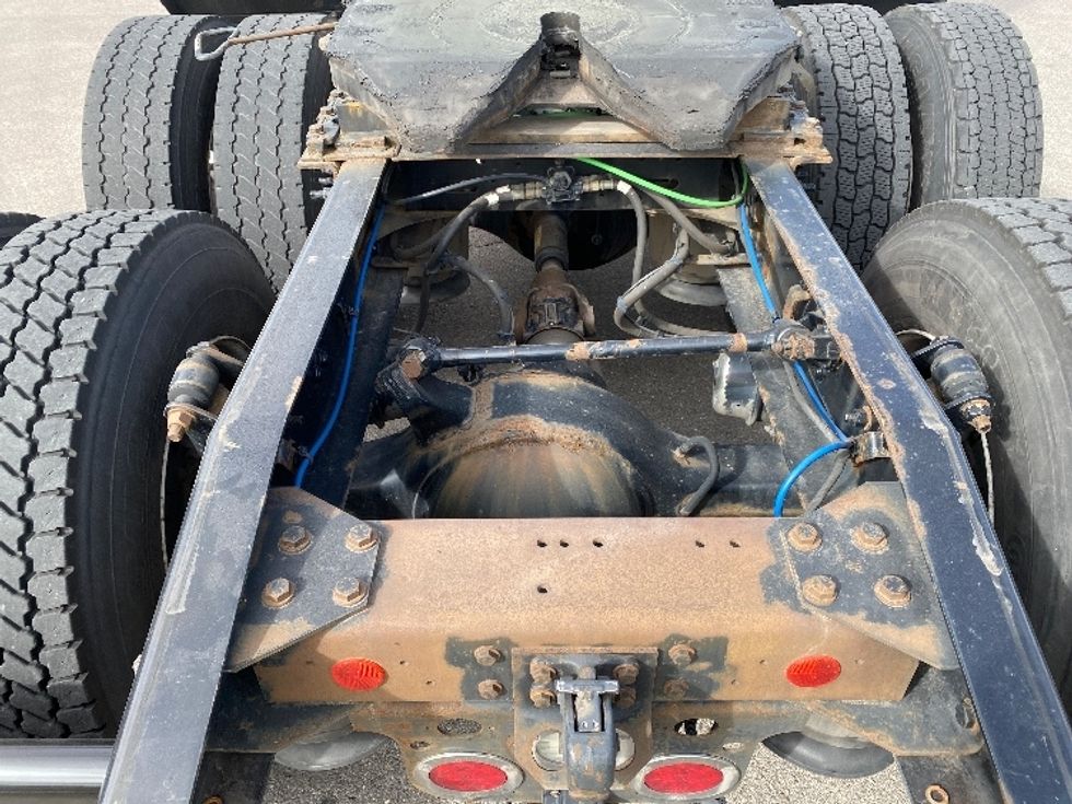 Day Cab Tractor-Heavy Duty Tractors-Freightliner-2019-T12664ST-Salt Lake City-UT-469,979\n\t\tmiles-$ 50,000 - Image 6