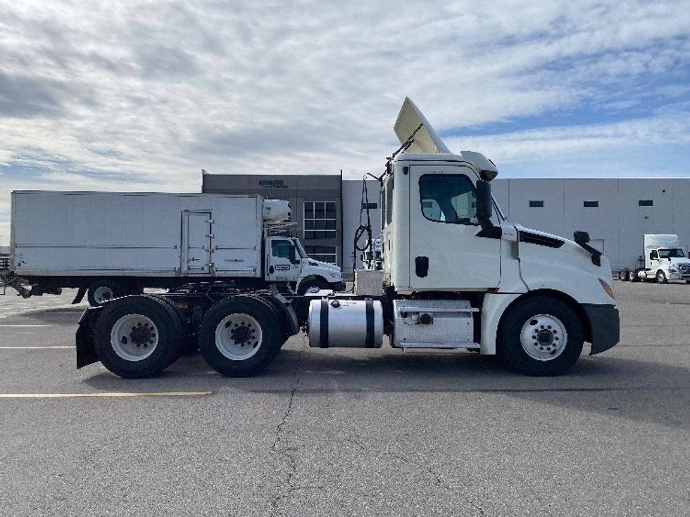 Day Cab Tractor-Heavy Duty Tractors-Freightliner-2019-T12664ST-Salt Lake City-UT-469,979\n\t\tmiles-$ 50,000 - Image 8