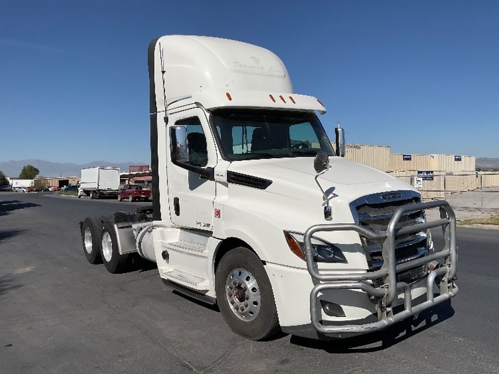 2019 Freightliner T12664ST Day Cab Tractor