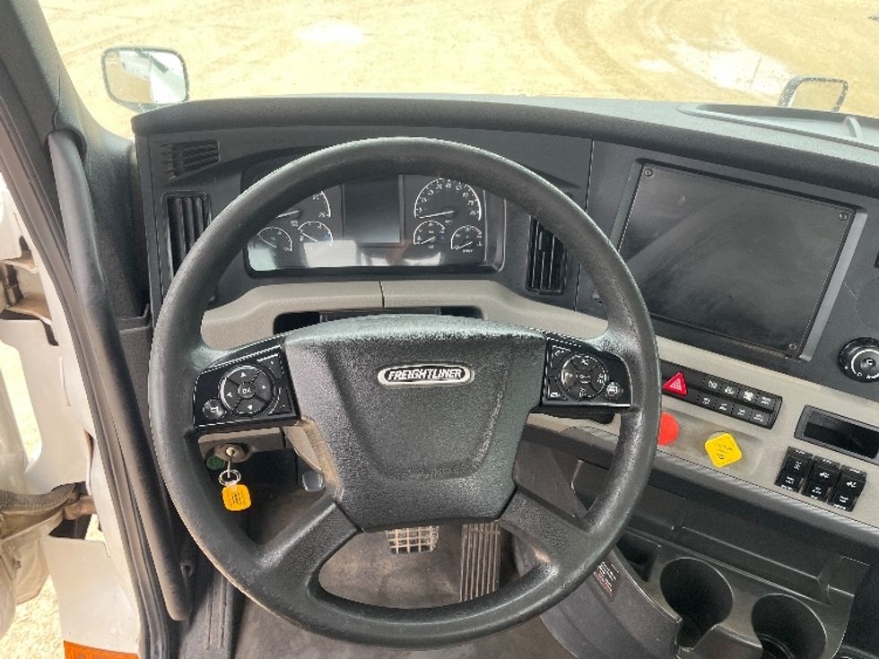 Day Cab Tractor-Heavy Duty Tractors-Freightliner-2019-T12664ST-San Angelo-TX-409,474\n\t\tmiles-$ 41,250 - Image 11