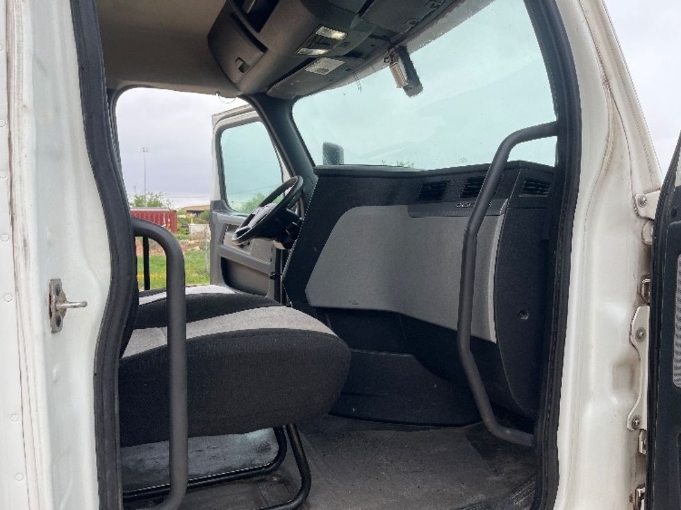 Day Cab Tractor-Heavy Duty Tractors-Freightliner-2019-T12664ST-San Angelo-TX-409,474\n\t\tmiles-$ 41,250 - Image 12