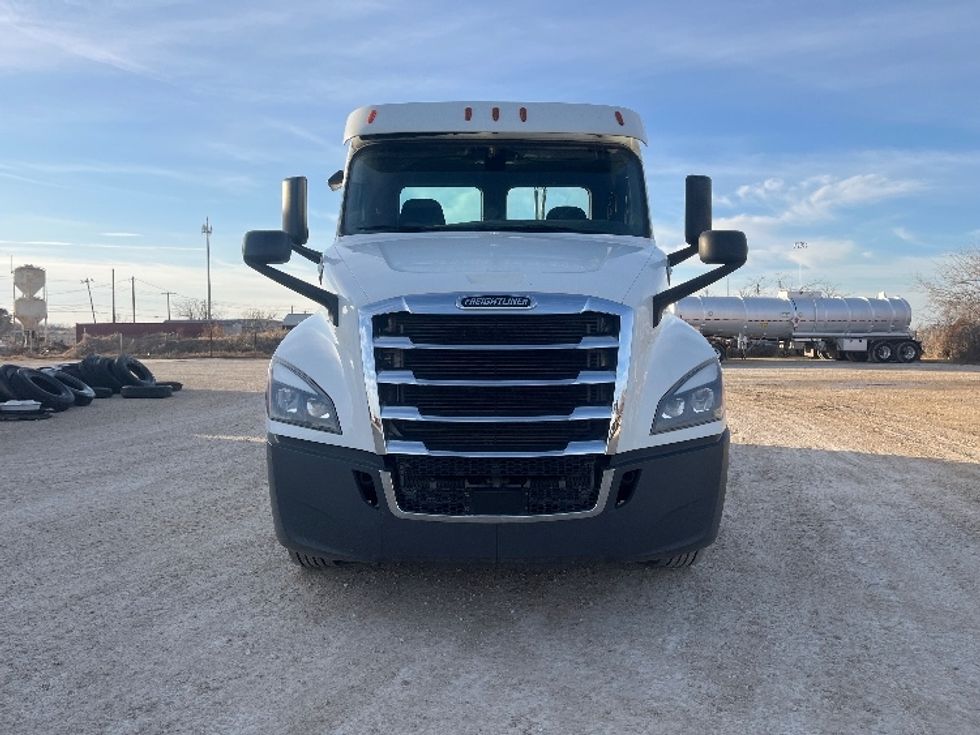 Day Cab Tractor-Heavy Duty Tractors-Freightliner-2019-T12664ST-San Angelo-TX-409,474\n\t\tmiles-$ 41,250 - Image 2
