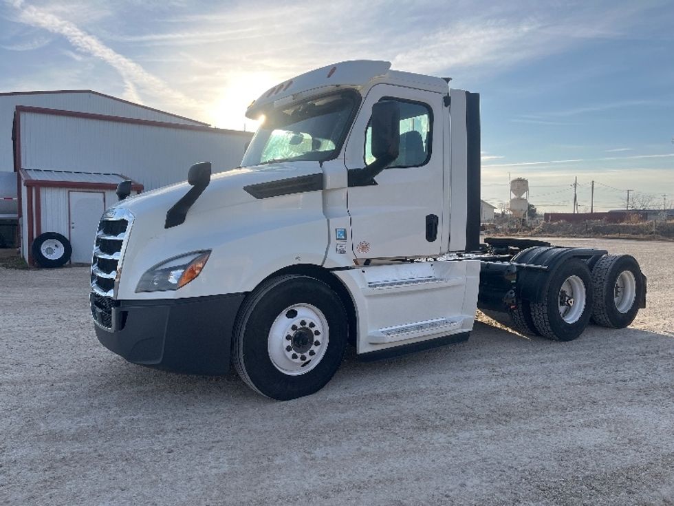 Day Cab Tractor-Heavy Duty Tractors-Freightliner-2019-T12664ST-San Angelo-TX-409,474\n\t\tmiles-$ 41,250 - Image 3