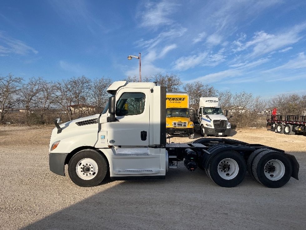 Day Cab Tractor-Heavy Duty Tractors-Freightliner-2019-T12664ST-San Angelo-TX-409,474\n\t\tmiles-$ 41,250 - Image 4