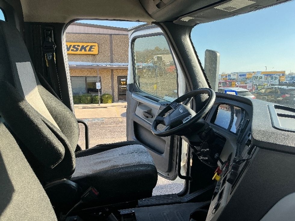 Day Cab Tractor-Heavy Duty Tractors-Freightliner-2019-T12664ST-San Antonio-TX-331,008\n\t\tmiles-$ 50,250 - Image 14