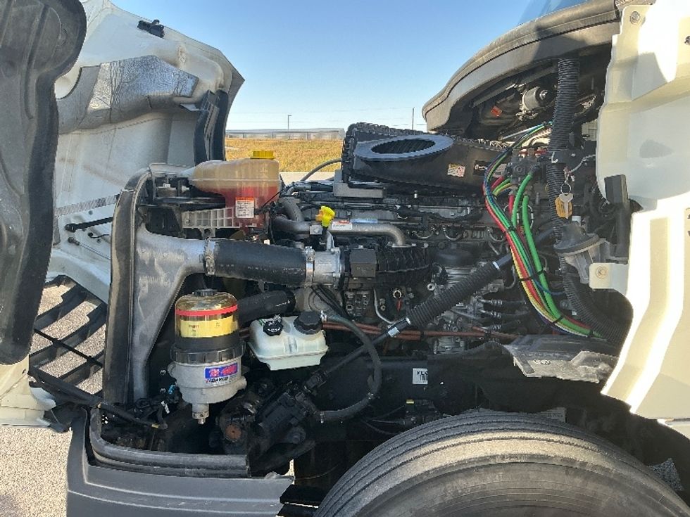 Day Cab Tractor-Heavy Duty Tractors-Freightliner-2019-T12664ST-San Antonio-TX-331,008\n\t\tmiles-$ 50,250 - Image 16