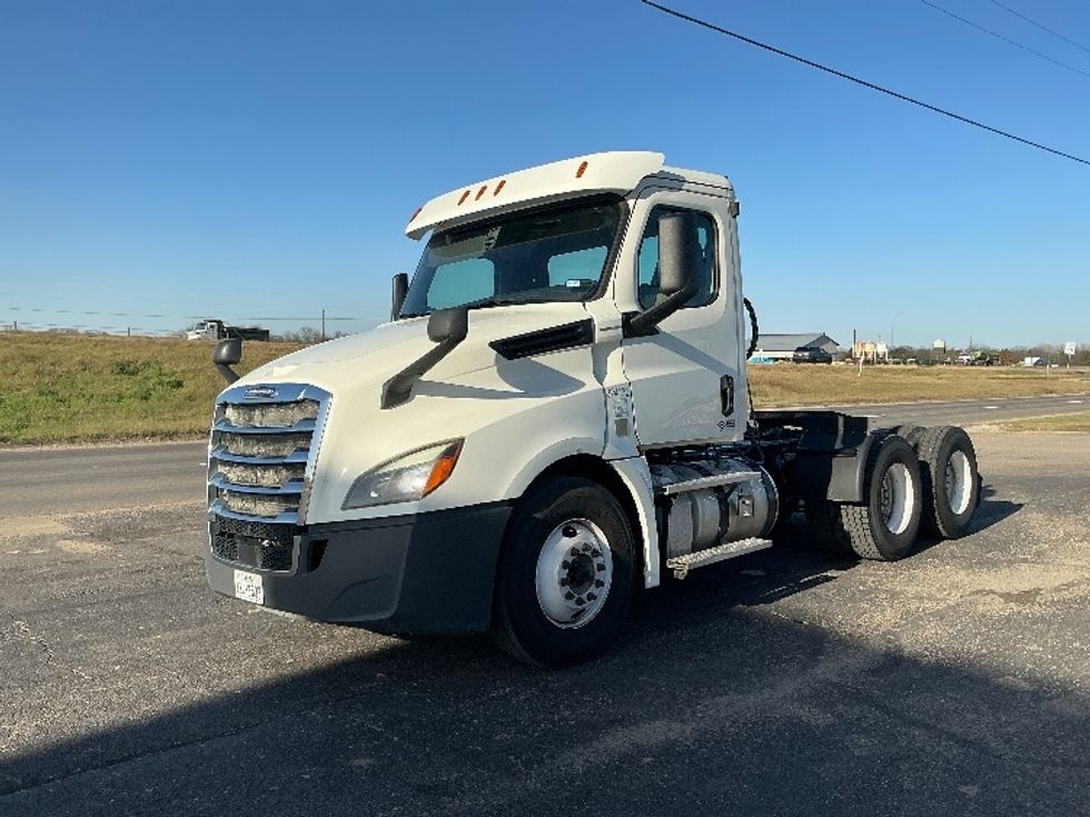 Day Cab Tractor-Heavy Duty Tractors-Freightliner-2019-T12664ST-San Antonio-TX-331,008\n\t\tmiles-$ 50,250 - Image 3