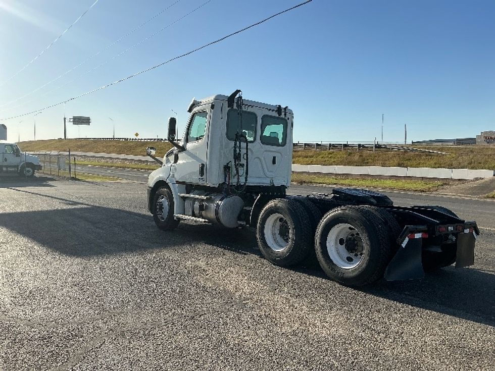 Day Cab Tractor-Heavy Duty Tractors-Freightliner-2019-T12664ST-San Antonio-TX-331,008\n\t\tmiles-$ 50,250 - Image 5