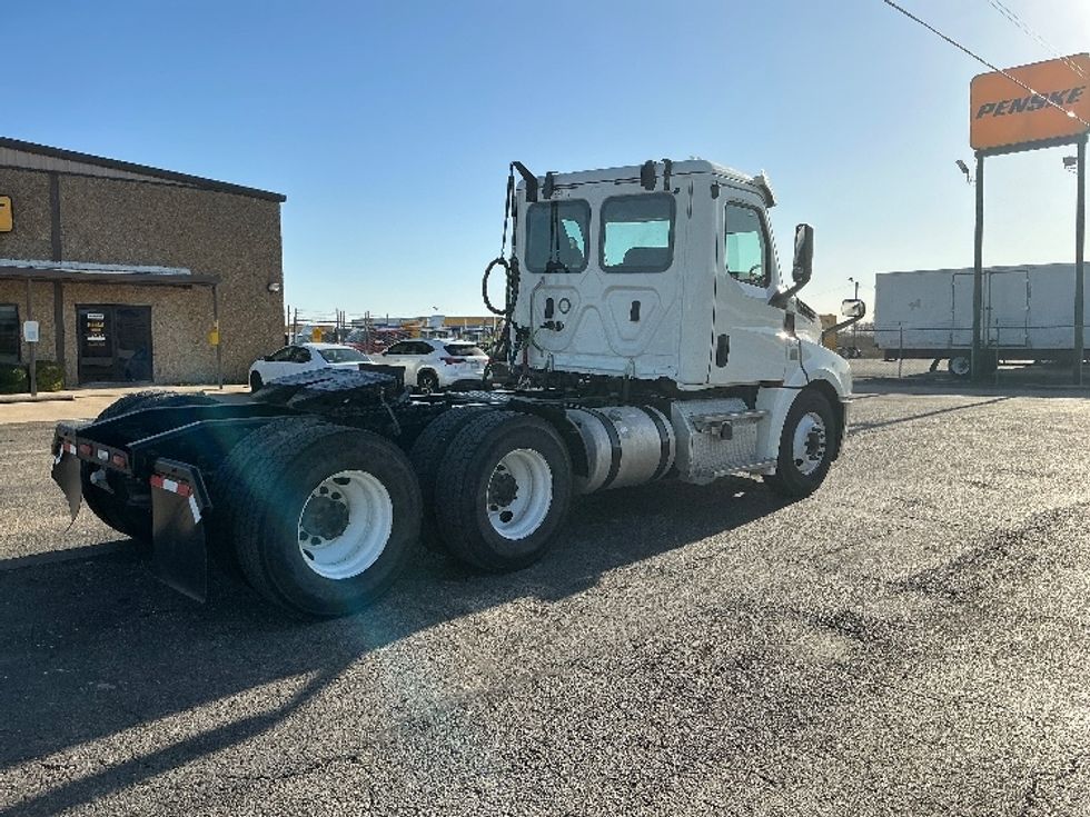 Day Cab Tractor-Heavy Duty Tractors-Freightliner-2019-T12664ST-San Antonio-TX-331,008\n\t\tmiles-$ 50,250 - Image 7