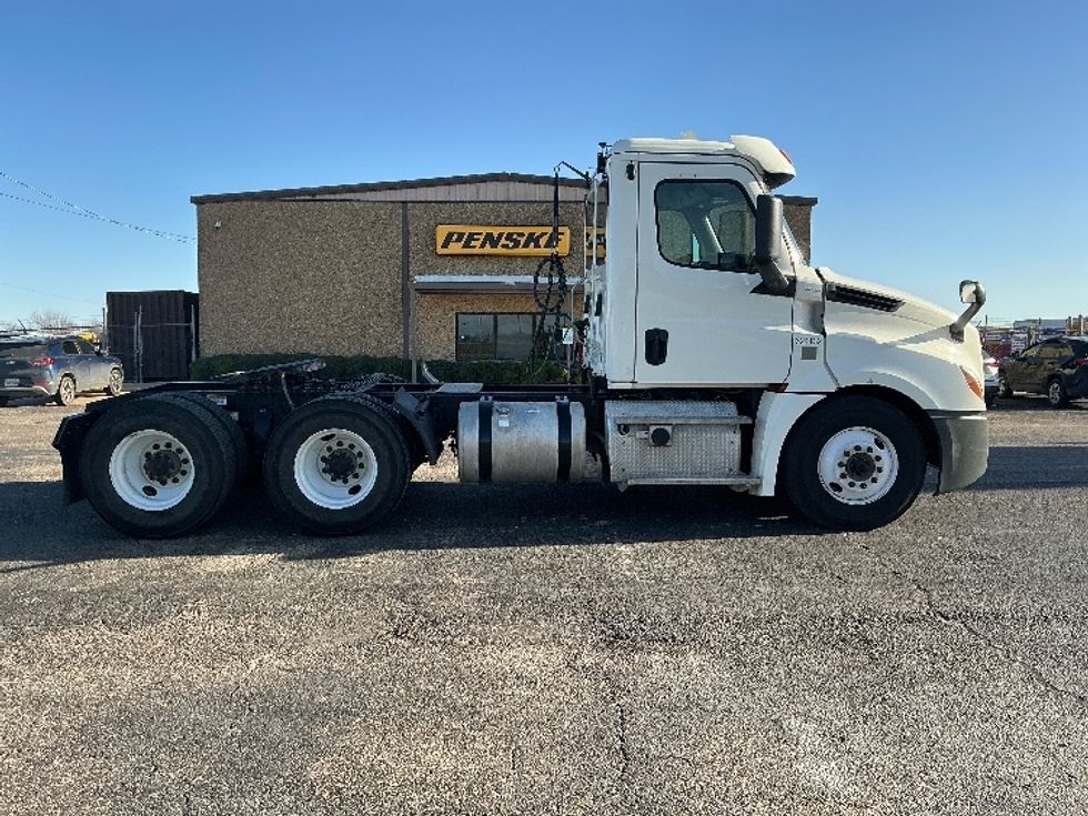 Day Cab Tractor-Heavy Duty Tractors-Freightliner-2019-T12664ST-San Antonio-TX-331,008\n\t\tmiles-$ 50,250 - Image 8