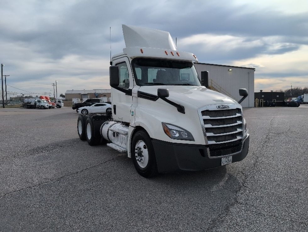 Day Cab Tractor-Heavy Duty Tractors-Freightliner-2019-T12664ST-San Antonio-TX-357,097\n\t\tmiles-$ 46,750 - Image 1