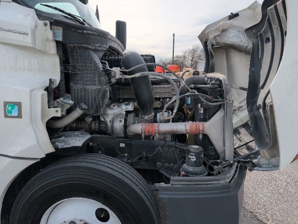 Day Cab Tractor-Heavy Duty Tractors-Freightliner-2019-T12664ST-San Antonio-TX-357,097\n\t\tmiles-$ 46,750 - Image 15