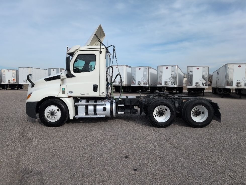 Day Cab Tractor-Heavy Duty Tractors-Freightliner-2019-T12664ST-San Antonio-TX-357,097\n\t\tmiles-$ 46,750 - Image 4