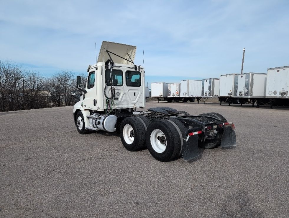 Day Cab Tractor-Heavy Duty Tractors-Freightliner-2019-T12664ST-San Antonio-TX-357,097\n\t\tmiles-$ 46,750 - Image 5