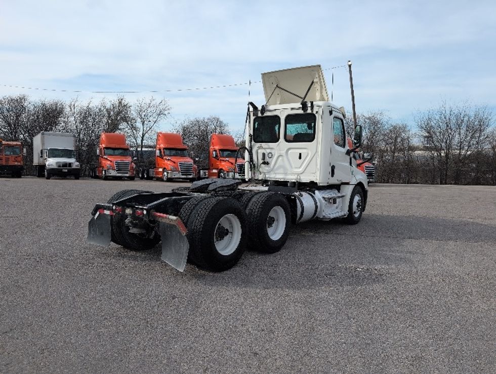 Day Cab Tractor-Heavy Duty Tractors-Freightliner-2019-T12664ST-San Antonio-TX-357,097\n\t\tmiles-$ 46,750 - Image 7