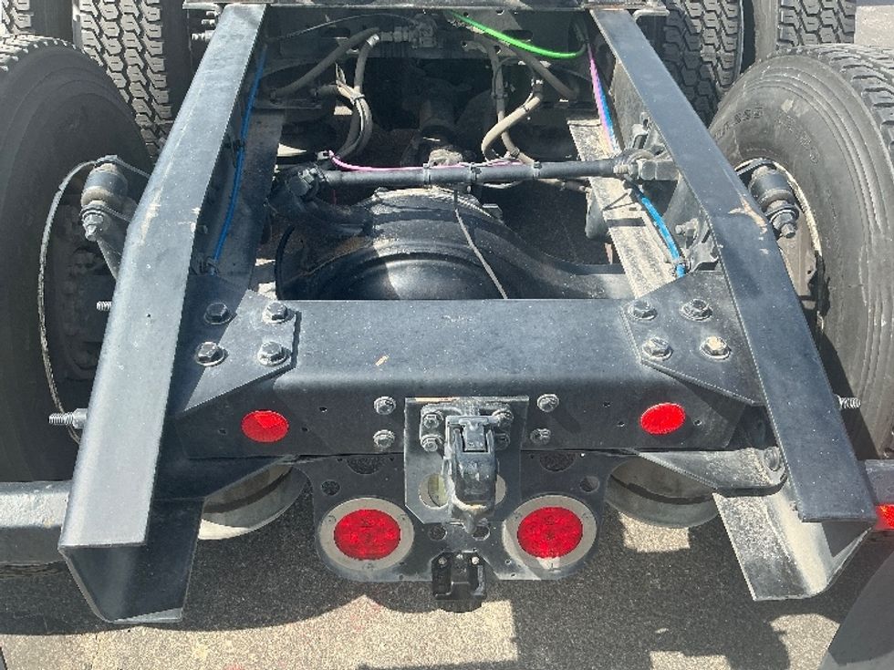 Day Cab Tractor-Heavy Duty Tractors-Freightliner-2019-T12664ST-San Antonio-TX-357,132\n\t\tmiles-$ 51,750 - Image 6