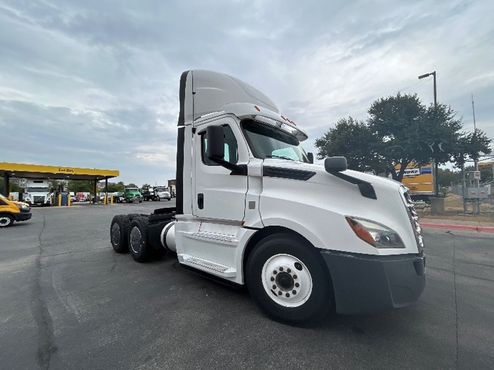 Day Cab Tractor-Heavy Duty Tractors-Freightliner-2019-T12664ST-San Antonio-TX-368,543\n\t\tmiles-$ 51,250 - Image 1