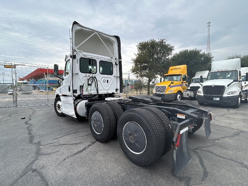 Day Cab Tractor-Heavy Duty Tractors-Freightliner-2019-T12664ST-San Antonio-TX-368,543\n\t\tmiles-$ 51,250 - Image 5